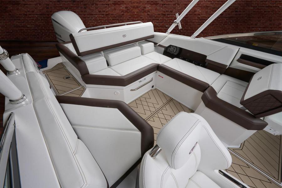 Cobalt R4 Walkers Point Marina